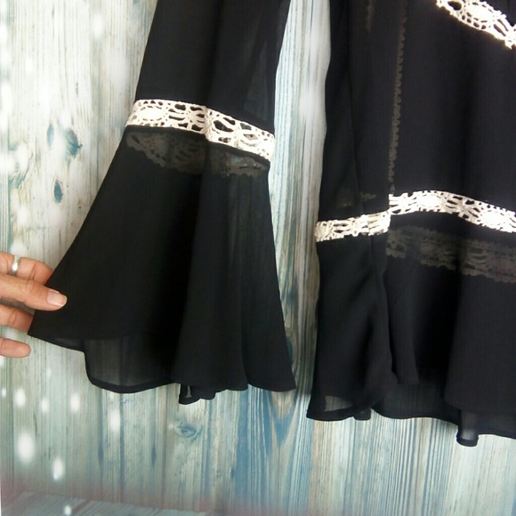 GB sheer long bell sleeve w pleated bib bl… - Picture 4 of 7